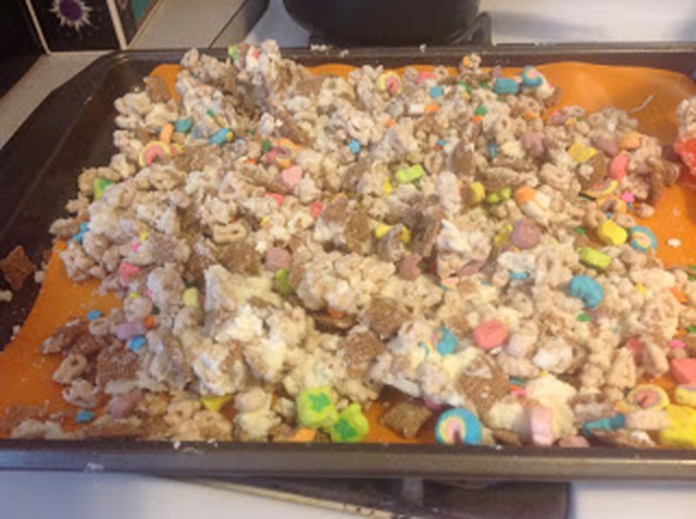 pinterest fail lucky charms rainbow chex mix