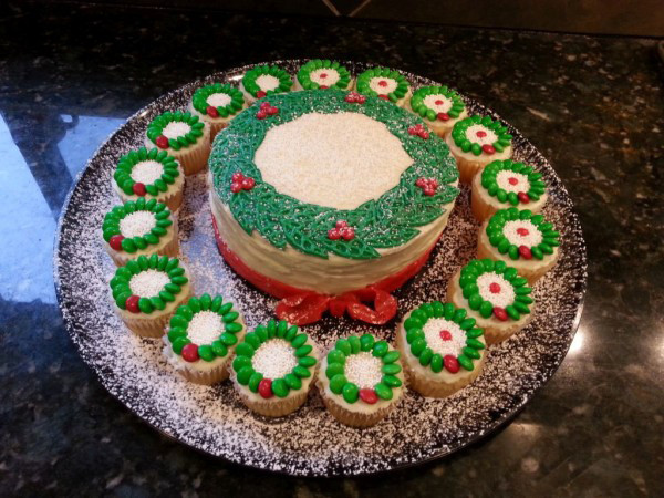 Pinterest Fail Wreath Cake Centerpiece result