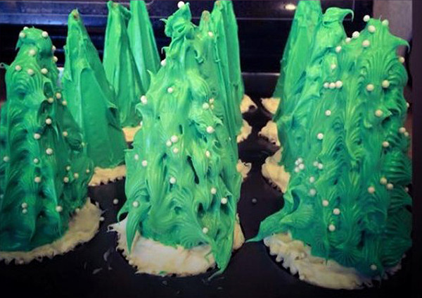 Pinterest Fail Christmas Tree Cupcakes result